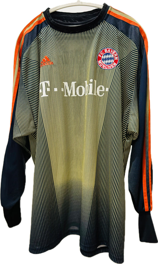 2002-04 Bayern Munich Oliver Kahn - 9/10 - (L)